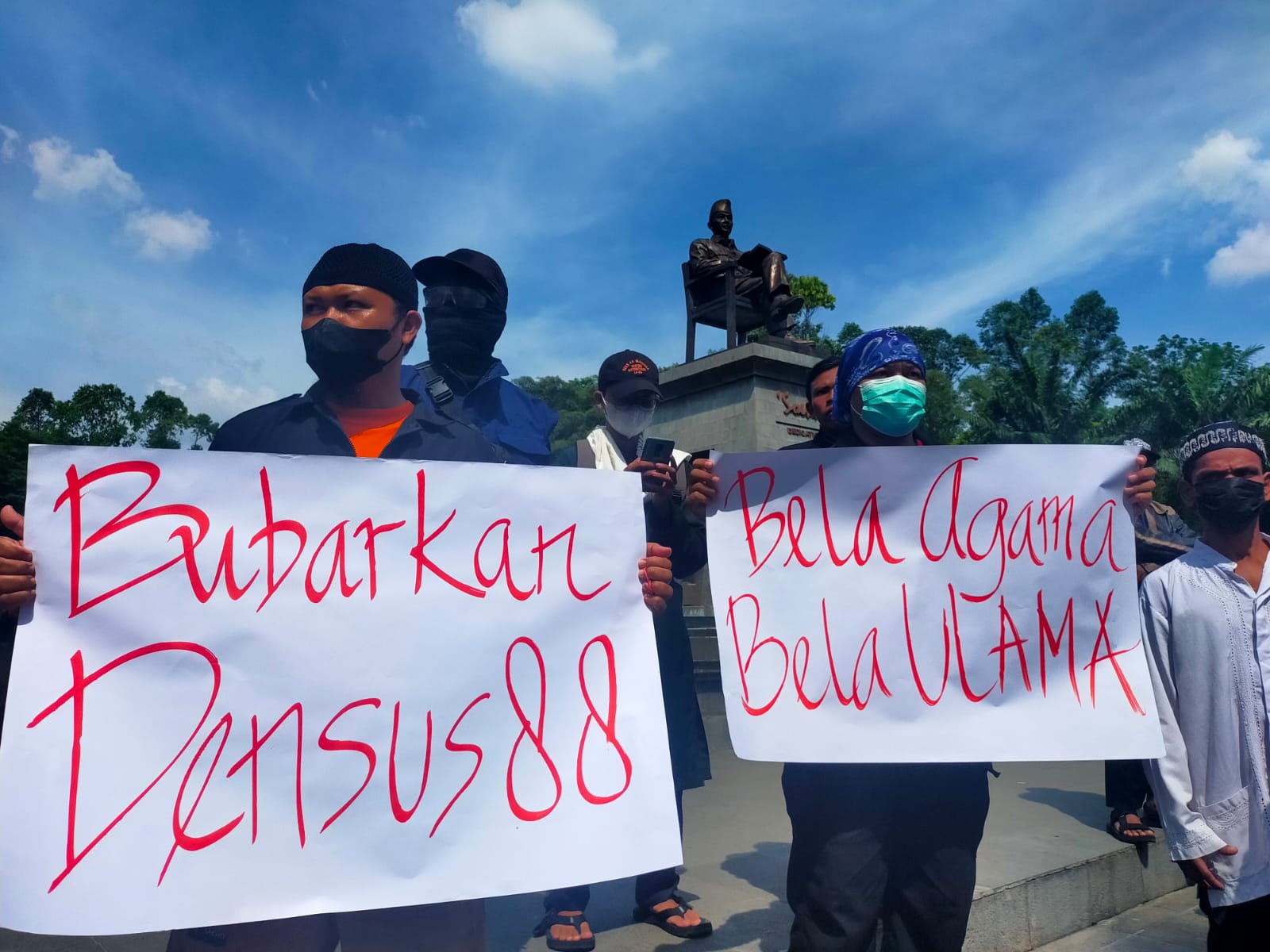 Tiga Ustaz Ditangkap Densus 88, Presiden Jokowi Dikirimi Surat Terbuka